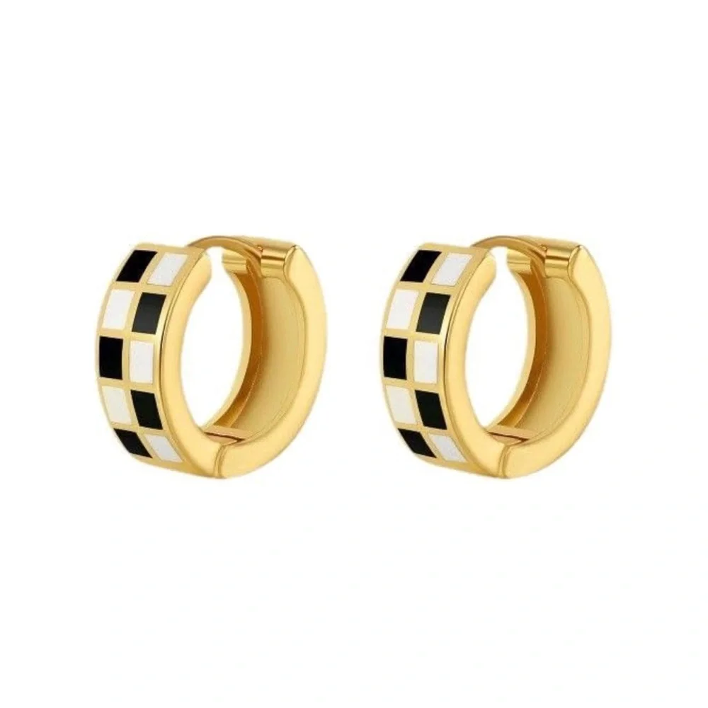 New! Mackenzie Black and White Checkered Huggie Earrings (1057) NWOT